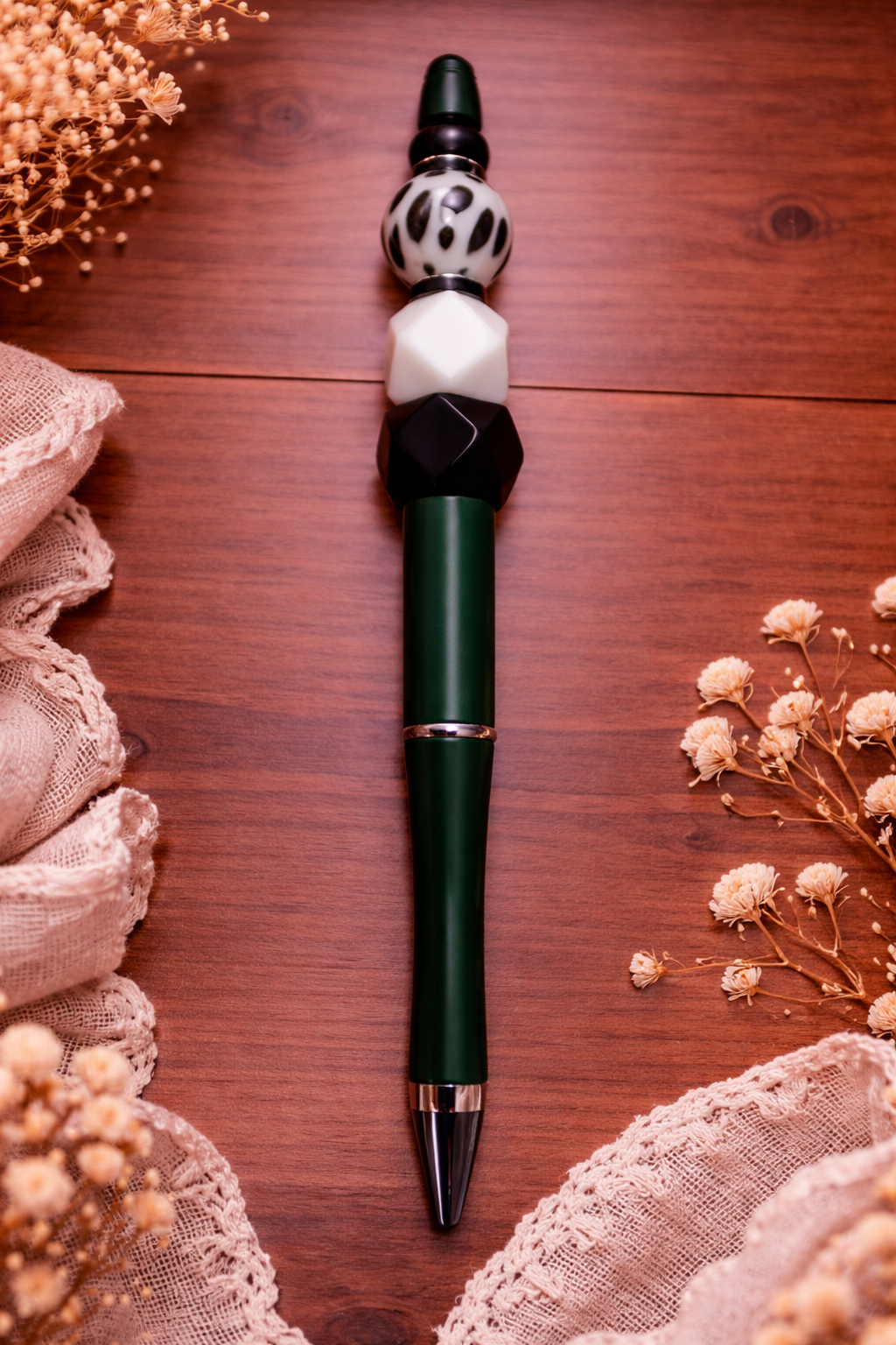 Black & White Beaded Pen